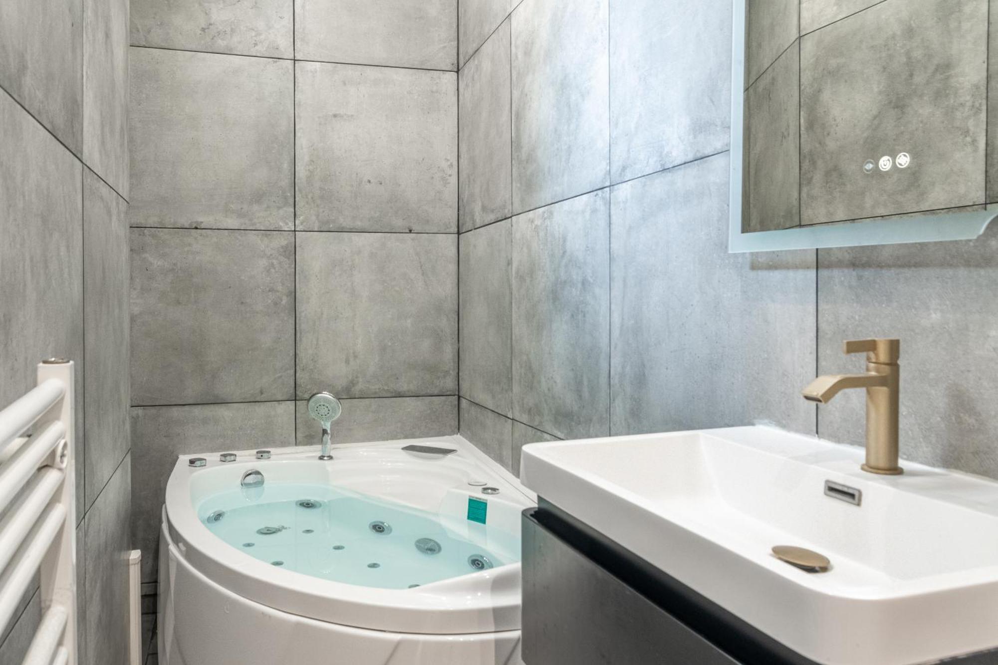 Lavie Maison Eiffel Ac Hot Tub Paryż Zewnętrze zdjęcie